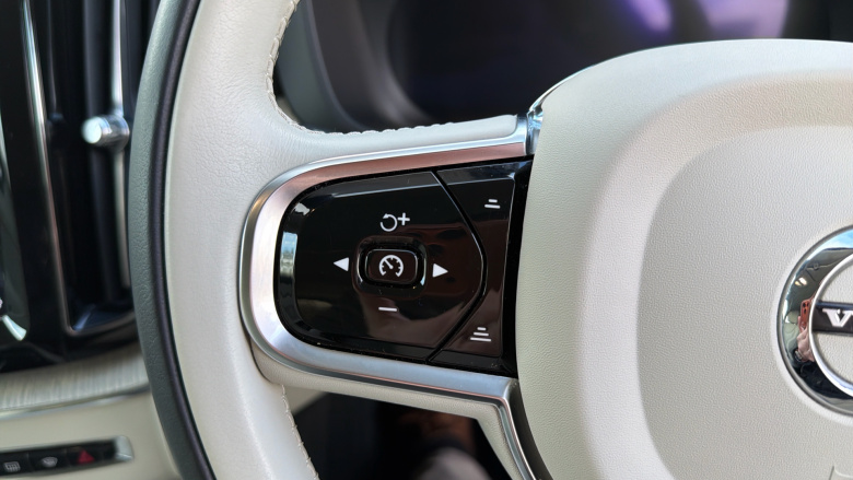 Volvo Xc60 2.0 B4P Plus Dark 5dr Geartronic Petrol Estate